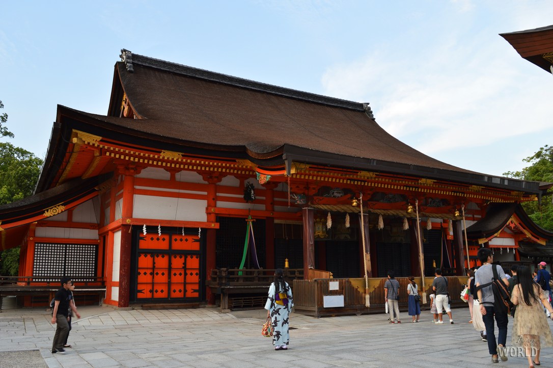 temple-yasaka